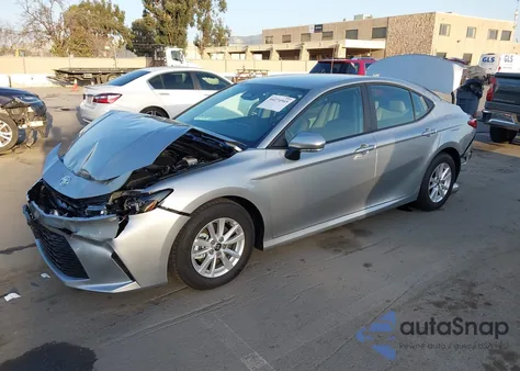 2025 Toyota Camry Le z USA, uszkodzony, nr VIN 4T1DAACK5SU205550